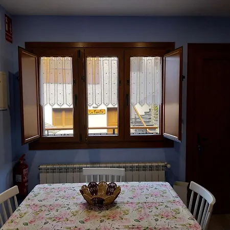 El Rato Rurales Apartment *