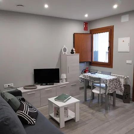 El Rato Rurales Apartment *